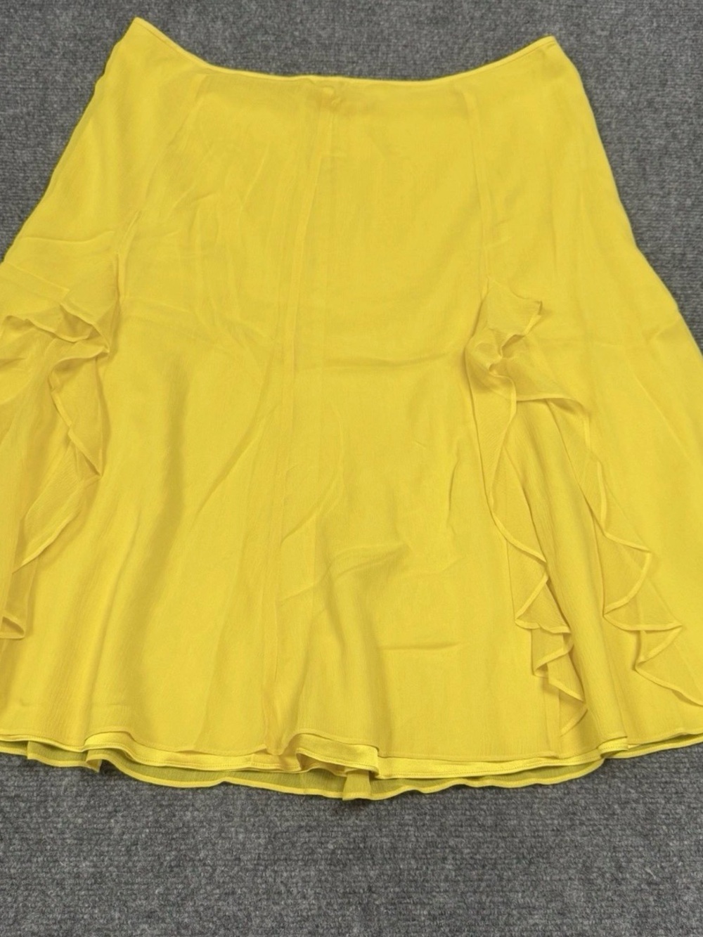 ST. JOHN Silk Wmns Yellow Blouse With Skirt Set READ Measurments - Picture 11 of 16